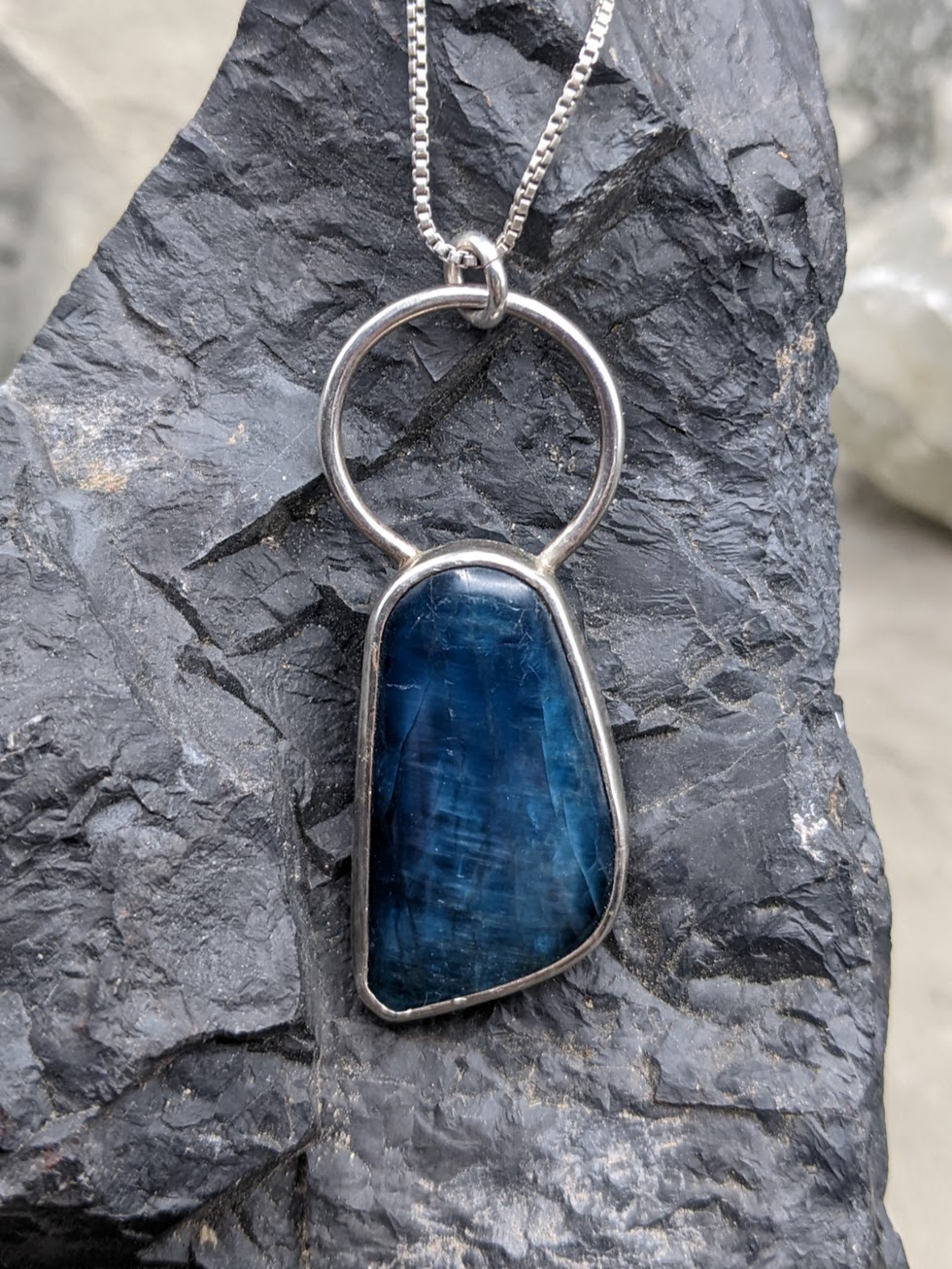 Apatite Loop Pendant